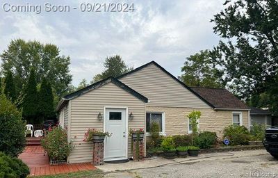 20925 Randall Street, Home with 3 bedrooms, 1 bathrooms and null parking in Farmington Hills MI | Image 1