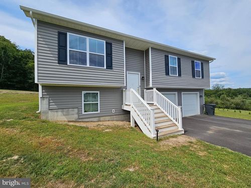 47 Bobbi Ct, BERKELEY SPRINGS, WV, 25411-6193 | Card Image