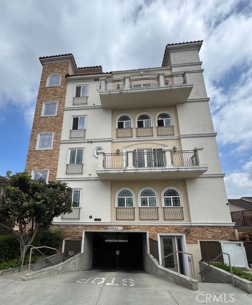 11501 Hatteras St, North Hollywood, CA, 91601-1622 | Card Image