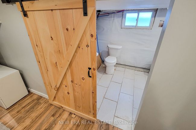 18 Ellis Ave, House other with 2 bedrooms, 2 bathrooms and 1 parking in Hamilton ON | Image 34