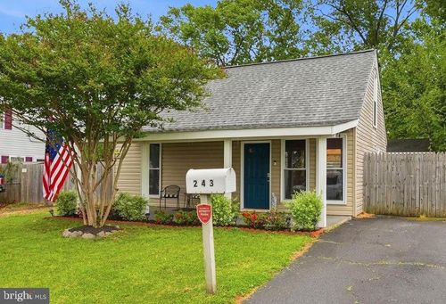 243 Kent Dr, MANASSAS PARK, VA, 20111-2051 | Card Image