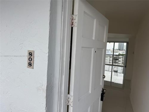 apt-808-3703 Ne 166th St, North Miami Beach, FL, 33160-3867 | Card Image