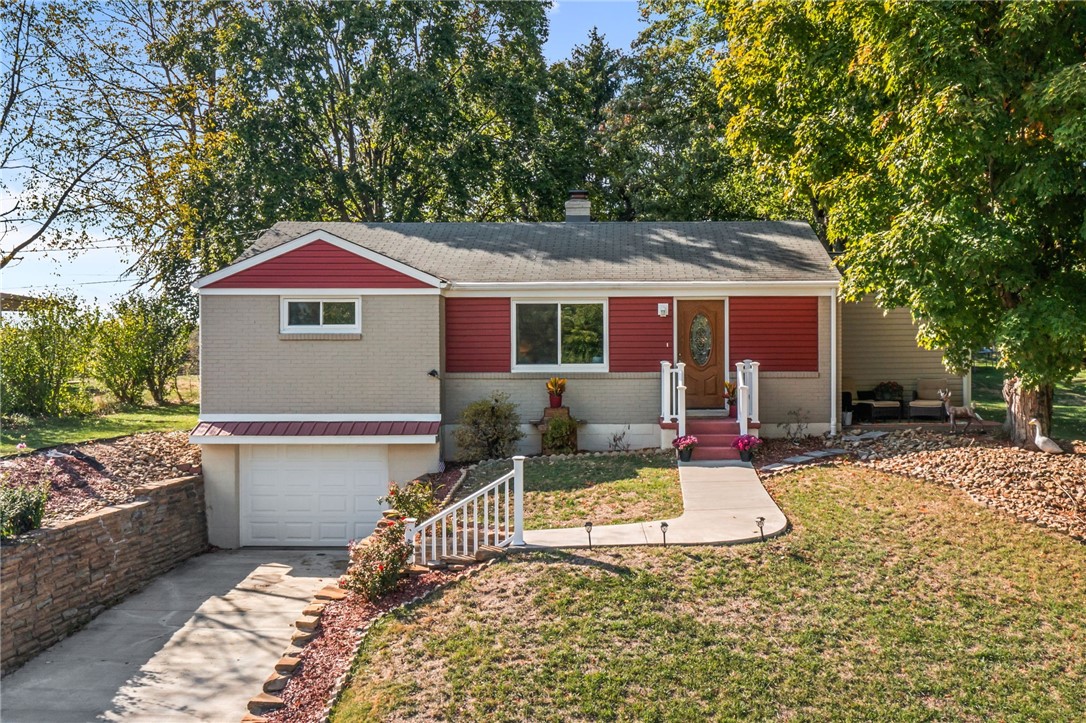 Linda Dr, Pittsburgh, PA 15236