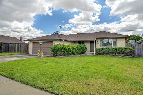 7430 Conrad Dr, Sacramento, CA, 95828-3313 | Card Image