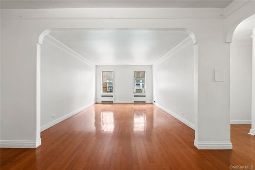 apt-e7-111 76th Rd, Forest Hills, NY, 11375-6443 | Card Image