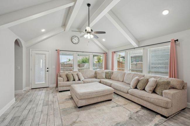 3000 Upland Trail Ln, House other with 4 bedrooms, 2 bathrooms and null parking in Aubrey TX | Image 6