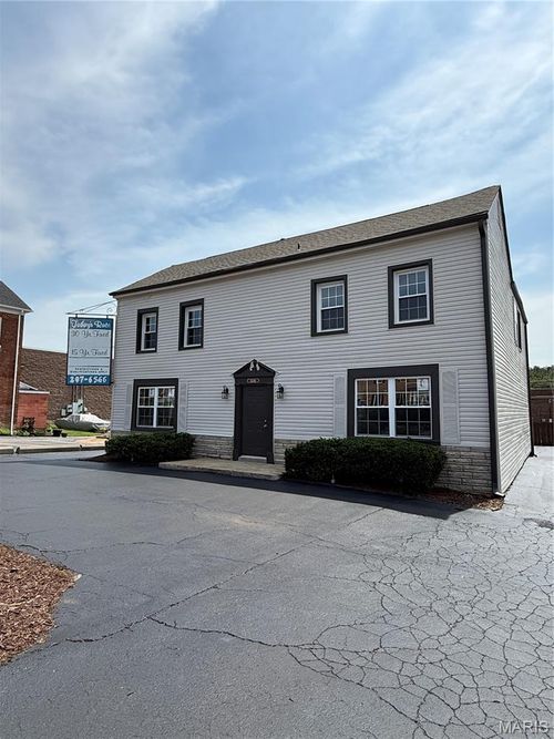 14346 Manchester Rd, Manchester, MO, 63011-4049 | Card Image