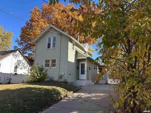 1325 Mississippi Ave, Davenport, IA, 52803-3852 | Card Image