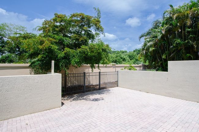 UNIT-61 - 1935 Bridgepointe Cir, House attached with 3 bedrooms, 4 bathrooms and null parking in Vero Beach FL | Image 6