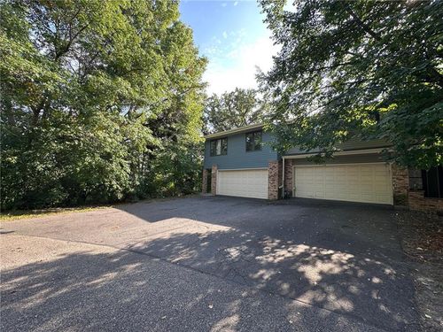 2341 14th Ter Nw, New Brighton, MN, 55112-5582 | Card Image