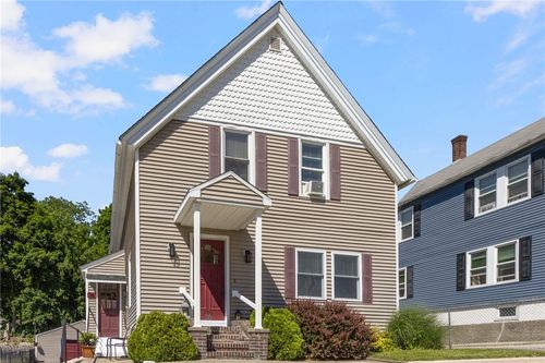 36 Pine St, Woonsocket, RI, 02895-5353 | Card Image