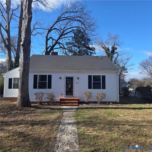 6712 Wentworth St, North Chesterfield, VA, 23237-1112 | Card Image