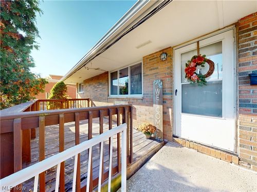 e3-21834 River Oaks Drive, Rocky River, OH, 44116 | Card Image