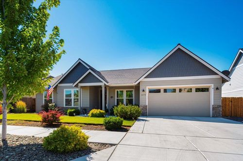 2474 Hazelwood Ave, Redmond, OR, 97756-8944 | Card Image