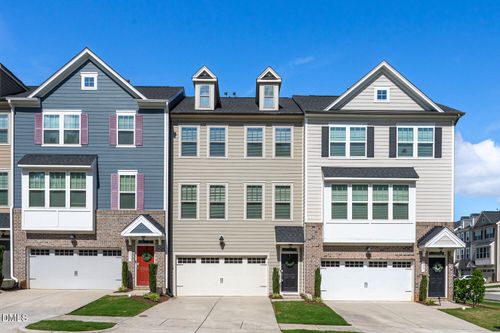 822 Richmont Grove Ln, Apex, NC, 27523-6418 | Card Image