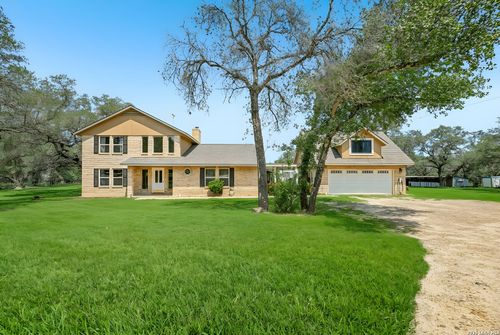 1922 Virginia Ln, Floresville, TX, 78114 | Card Image