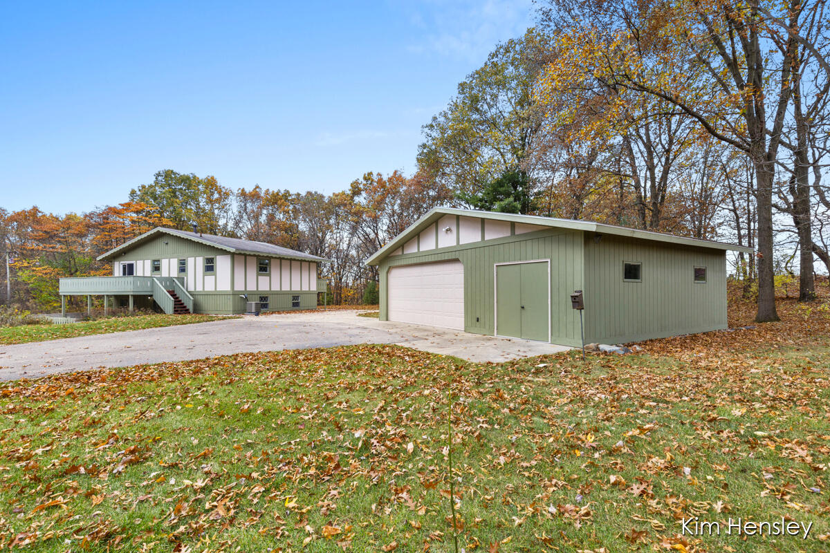 Young Ave, Rockford, MI 49341 #1