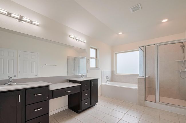 3215 Laurel Bend Ln, House other with 4 bedrooms, 3 bathrooms and 2 parking in Pearland TX | Image 24
