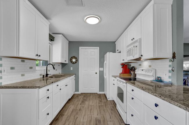 372 Franklin Rd, House other with 2 bedrooms, 2 bathrooms and null parking in Tequesta FL | Image 10