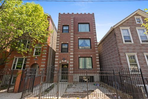 2-1345 Walton St, Chicago, IL, 60642-7661 | Card Image