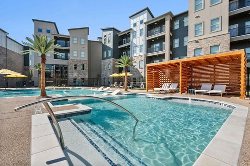 3751 Heritage Towne Blvd, Midlothian, TX, 76065-3938 | Card Image