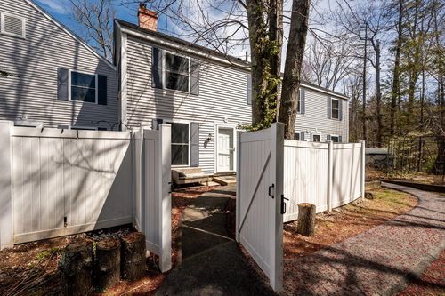 29 Hemlock Frst, Dover, NH, 03820-4481 | Card Image