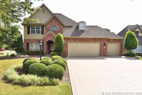 8239 S 70th East Ave, Tulsa, OK, 74133-4163 | Card Image