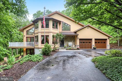 712 Bower Rd, SHERMANS DALE, PA, 17090-8800 | Card Image