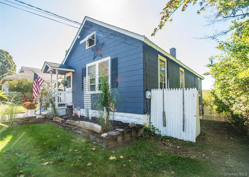 19 Lewis St, Otisville, NY, 10963-2326 | Card Image