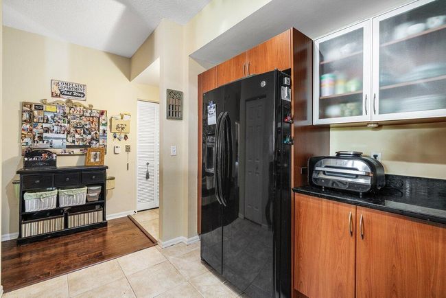 APT-201 - 804 E Windward Way, Condo with 3 bedrooms, 2 bathrooms and null parking in Lantana FL | Image 9