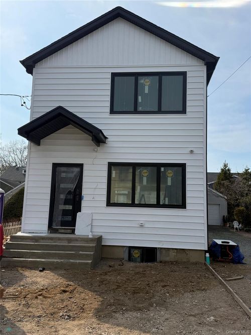 3 South Ave, Lawrence, NY, 11559-1011 | Card Image