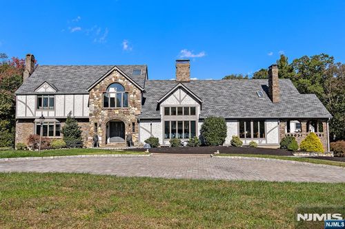 7 Christopher Place, Saddle River, NJ, 07458 | Card Image