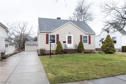 1612 Longwood Dr, Mayfield Heights, OH, 44124-3008 | Card Image