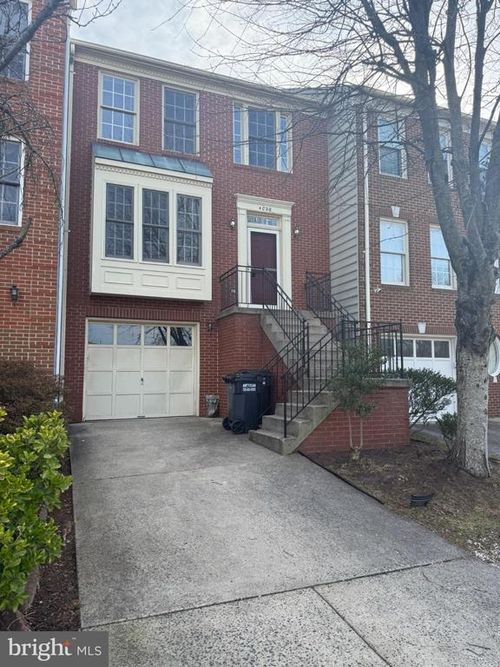 4029 Dogberry Ln, FAIRFAX, VA, 22033-3242 | Card Image