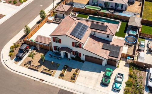 725 Glenwood Way, Dixon, CA, 95620-3922 | Card Image