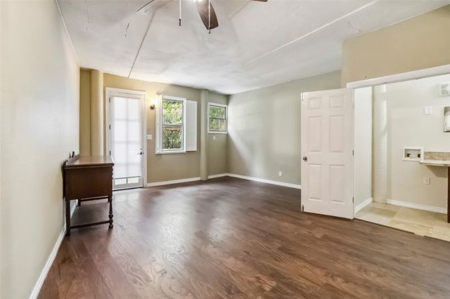 208 Old Potato Rd, House other with 4 bedrooms, 4 bathrooms and 12 parking in Paige TX | Image 11