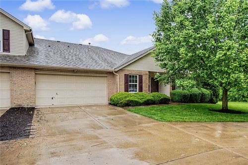 5005 Twin Lakes Cir, Englewood, OH, 45315-8760 | Card Image