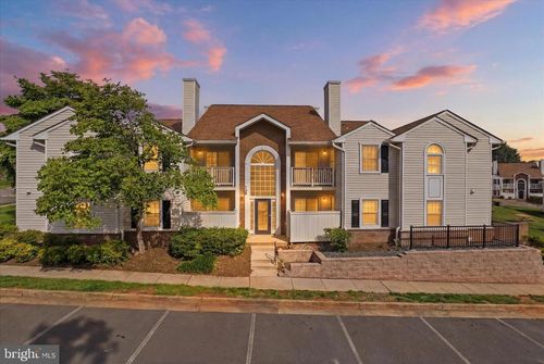 8-105 Westwick Ct, STERLING, VA, 20165-6126 | Card Image