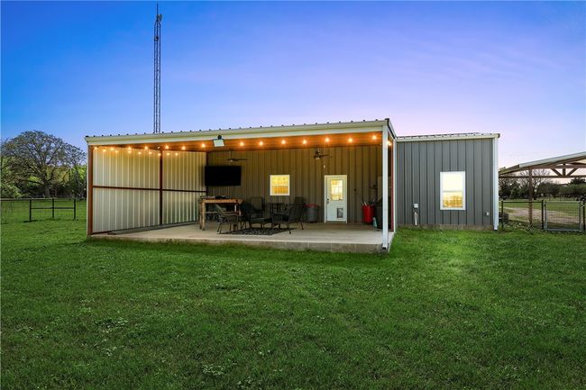 917 Farney Rd, House other with 3 bedrooms, 2 bathrooms and 2 parking in Lorena TX | Image 28