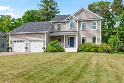 207 Walnut Grv, Colchester, VT, 05446-1812 | Card Image