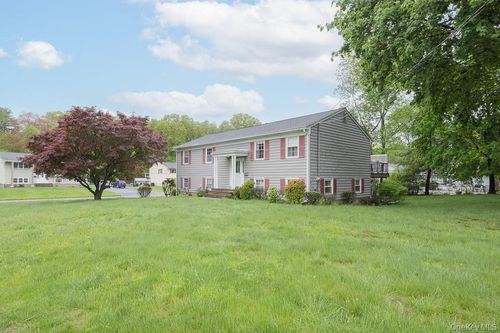 12 Gerken Dr, New City, NY, 10956-6114 | Card Image