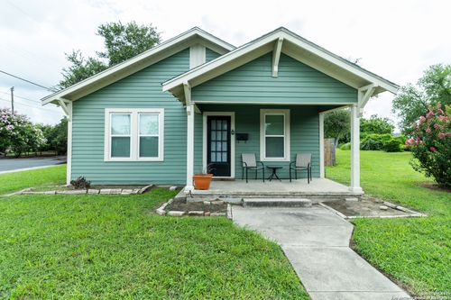 1101 N Saint Marys St, Beeville, TX, 78102-3422 | Card Image