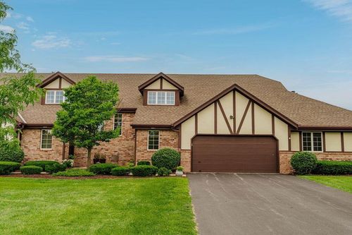1035 Oakwood Lane, Brookfield, WI, 53045 | Card Image