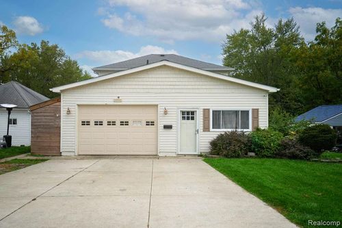 25991 E Huron River Dr, Flat Rock, MI, 48134-1259 | Card Image