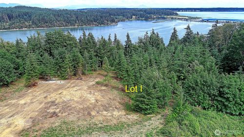 1 I Triangle Cove Ln, Camano Island, WA, 98282 | Card Image