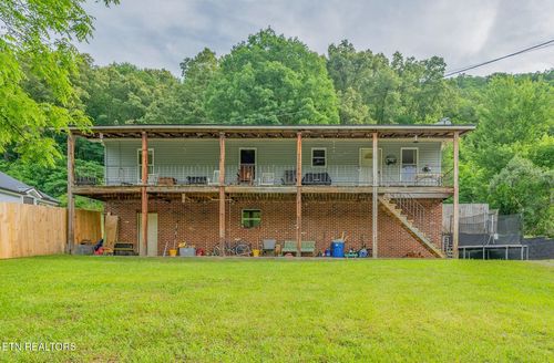 222 Walden Ave, Oliver Springs, TN, 37840-2108 | Card Image