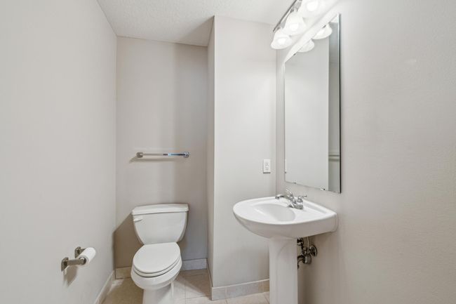 Half Bathroom | Image 14