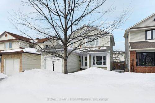 49 Vesta St, Nepean, ON, K2J3Z1 | Card Image