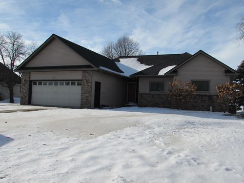 1640 Patriot Dr, Fairmont, MN, 56031-1738 | Card Image