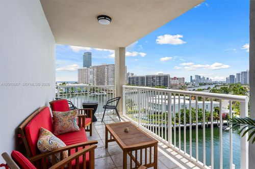707-121 Golden Isles Dr, Hallandale Beach, FL, 33009 | Card Image